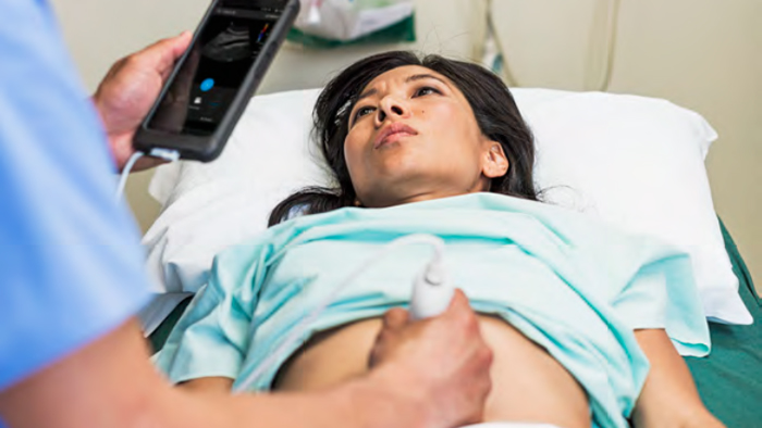 Een pati&euml;nt die wordt behandeld