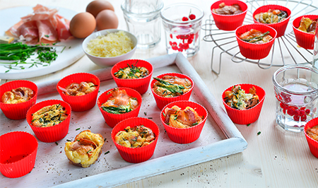 Mini Fritata's met zalm en spek 